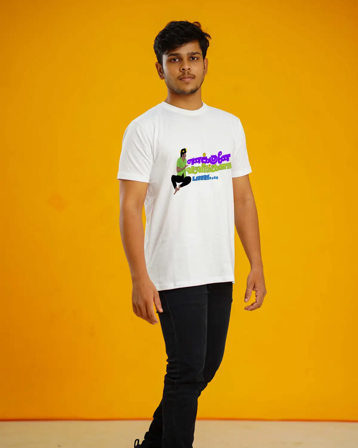Poshemodetees-Male-Enakkunevaruveengalada-White-Tees-2