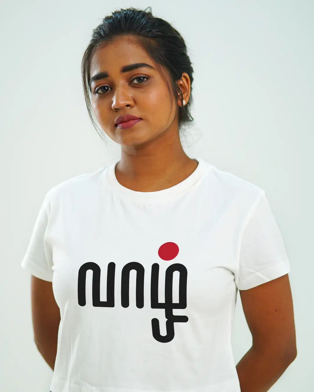 poshemodetees female vaazh white croptop 1